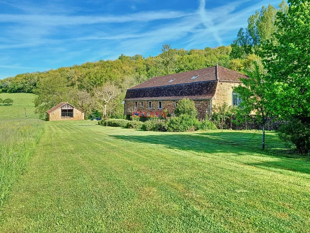 MAGNIFIQUE PROPRIETE EN PIERRE