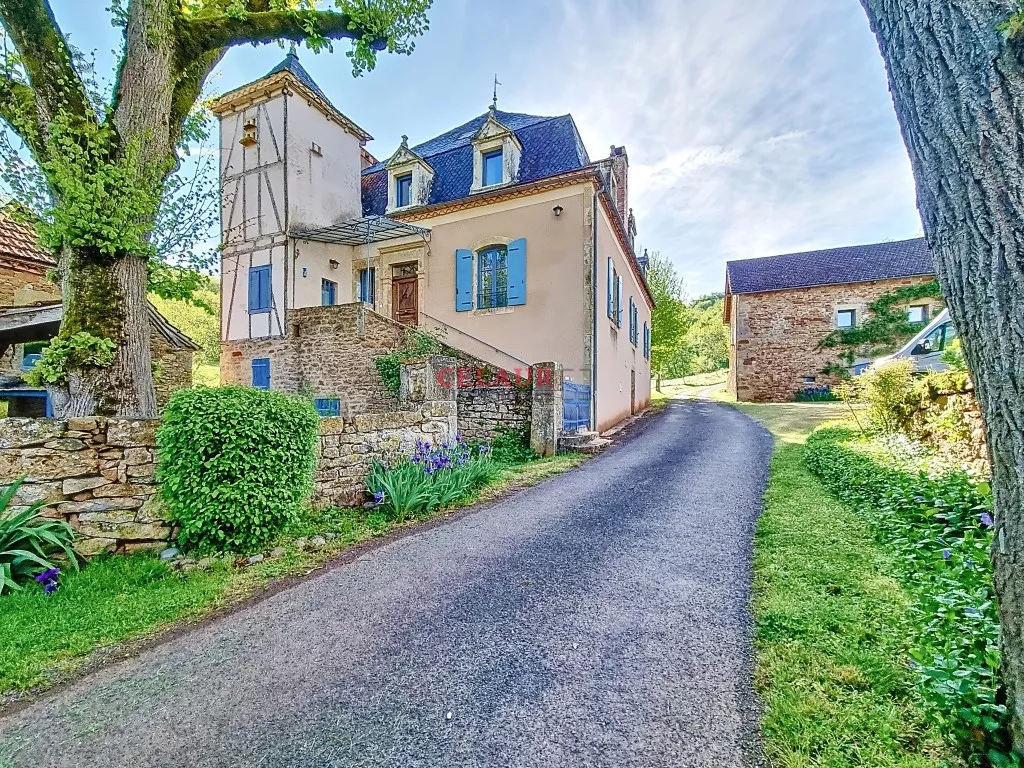 MAGNIFIQUE PROPRIETE EN PIERRE