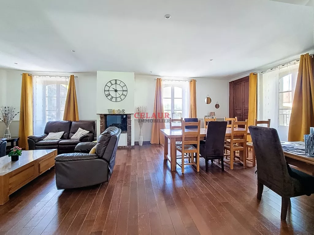 MAGNIFIQUE PROPRIETE EN PIERRE