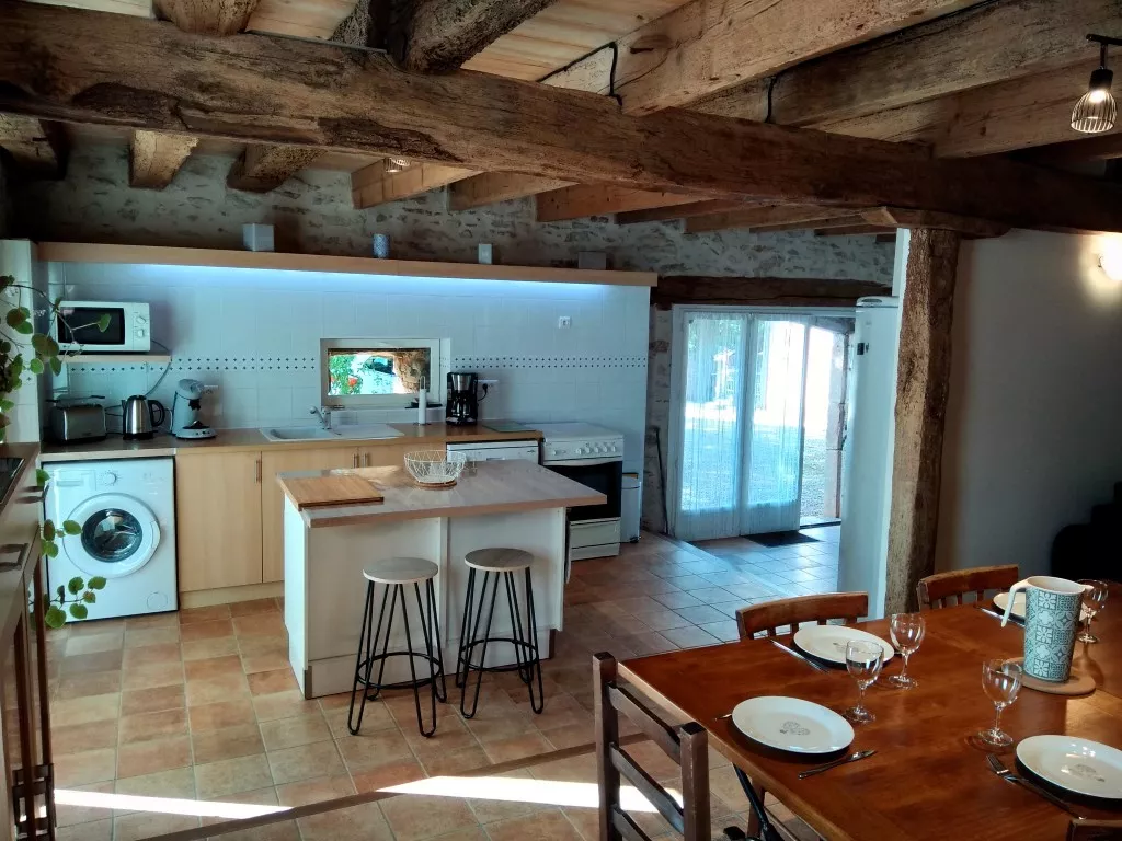 MAGNIFIQUE PROPRIETE EN PIERRE