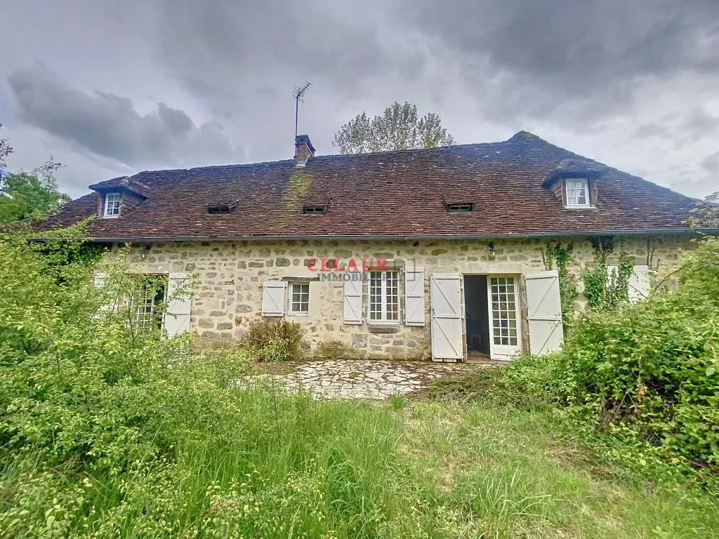 SET OF CHARACTER: HOUSE + GITE ON 5783 M²
