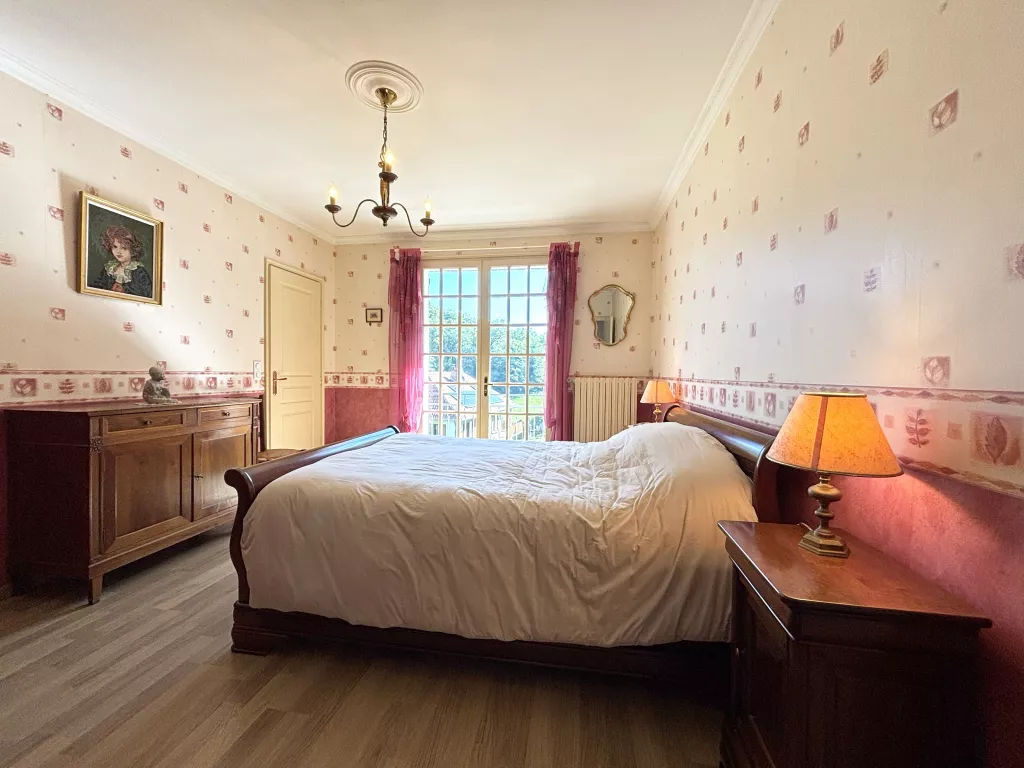 Belle maison avec un grand terrain