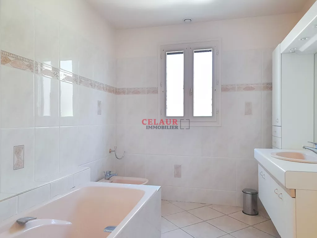 Maison familiale, proche commodités