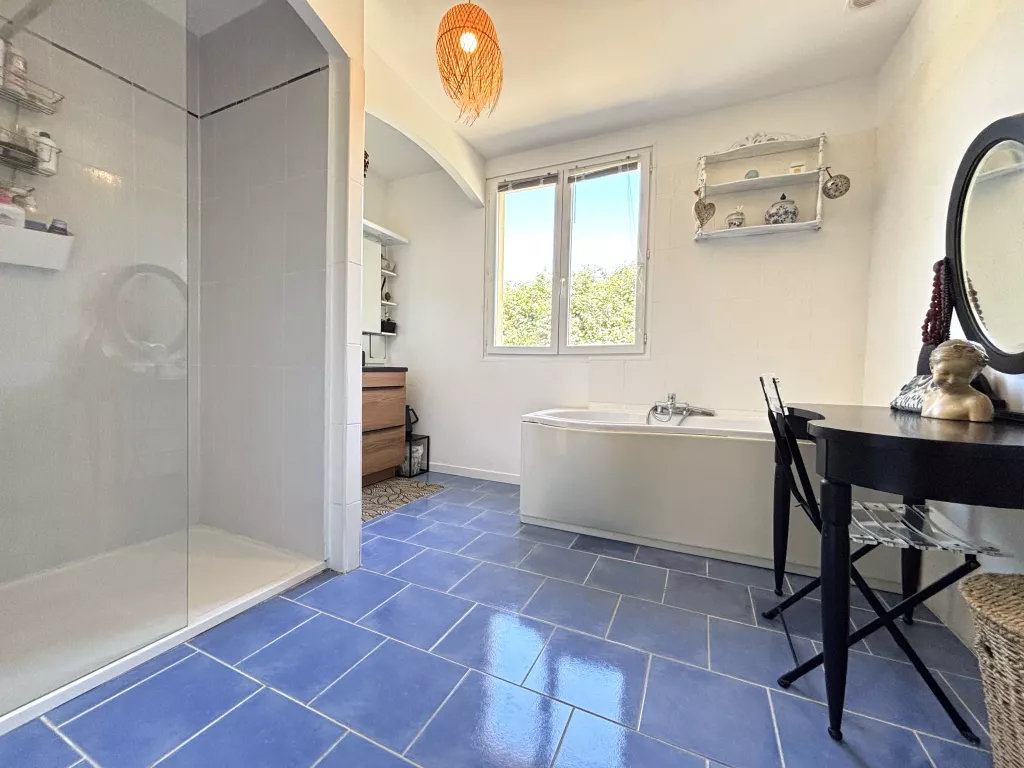 Propriété d’exception sur plus d’un hectare de terrain