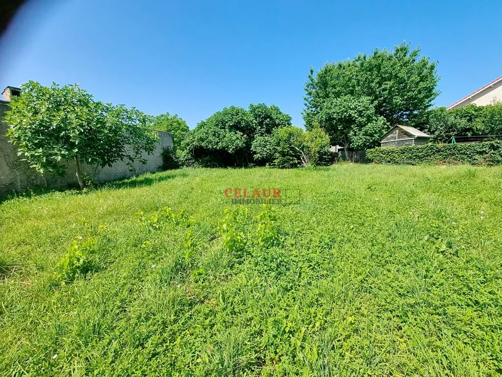 BATISSE AVEC 600M² DE TERRAIN