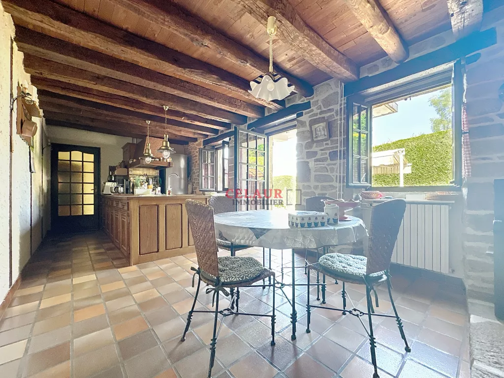 MAISON DE CARACTÈRE SUR PARC D'UN HECTARE