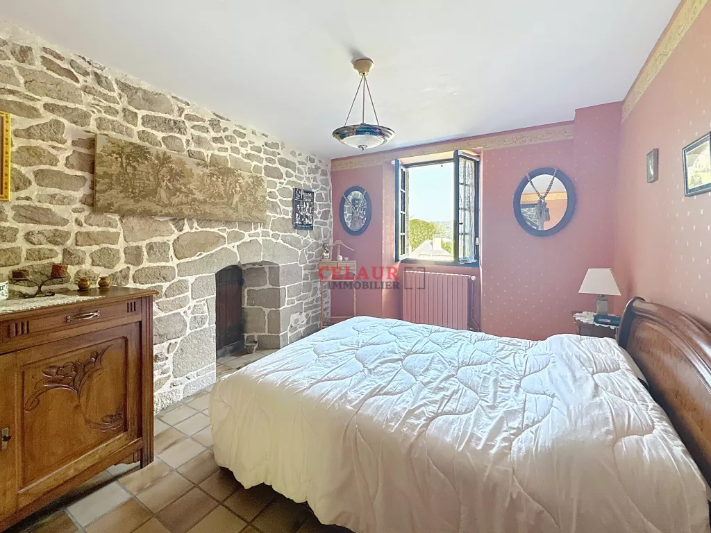 MAISON DE CARACTÈRE SUR PARC D'UN HECTARE