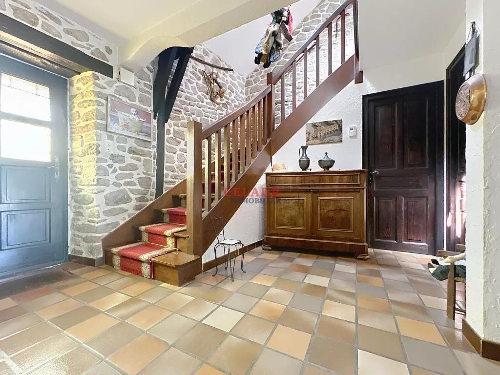 MAISON DE CARACTÈRE SUR PARC D'UN HECTARE