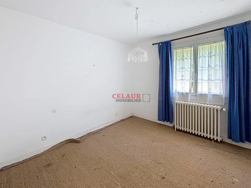 MAISON EN PIERRE DE PLAIN PIED A 2 MN DE BEAULIEU