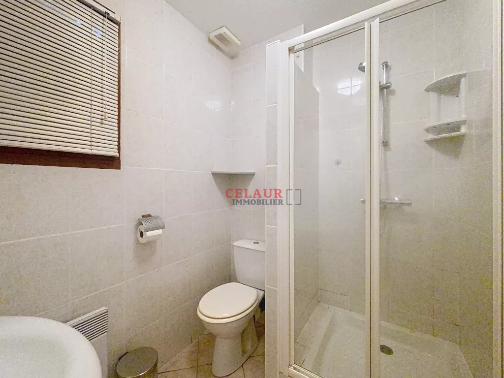 À DEUX PAS DE SEILHAC