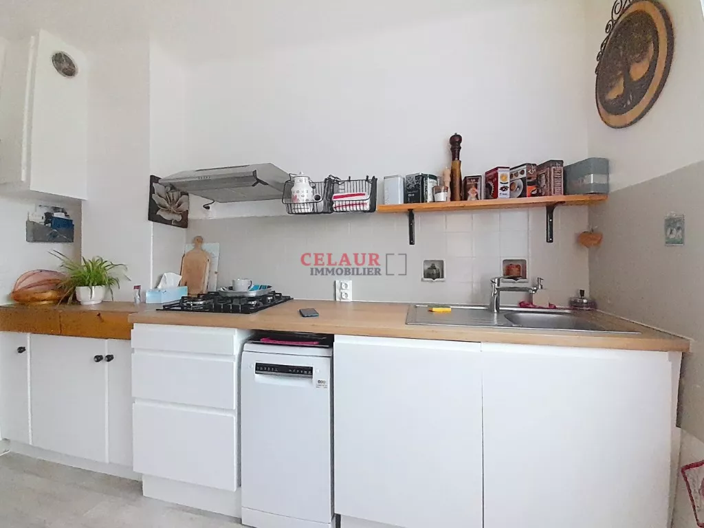 MAISON AVEC TERRASSE ET JARDIN