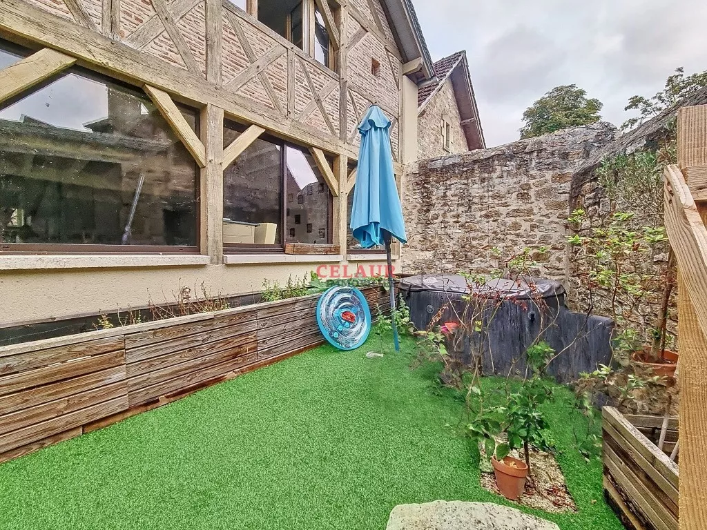 CHARACTER HOUSE ON THE EDGE OF THE DORDOGNE