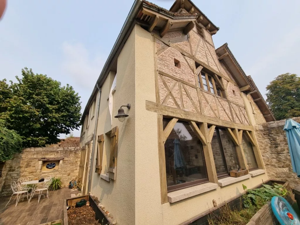 CHARACTER HOUSE ON THE EDGE OF THE DORDOGNE