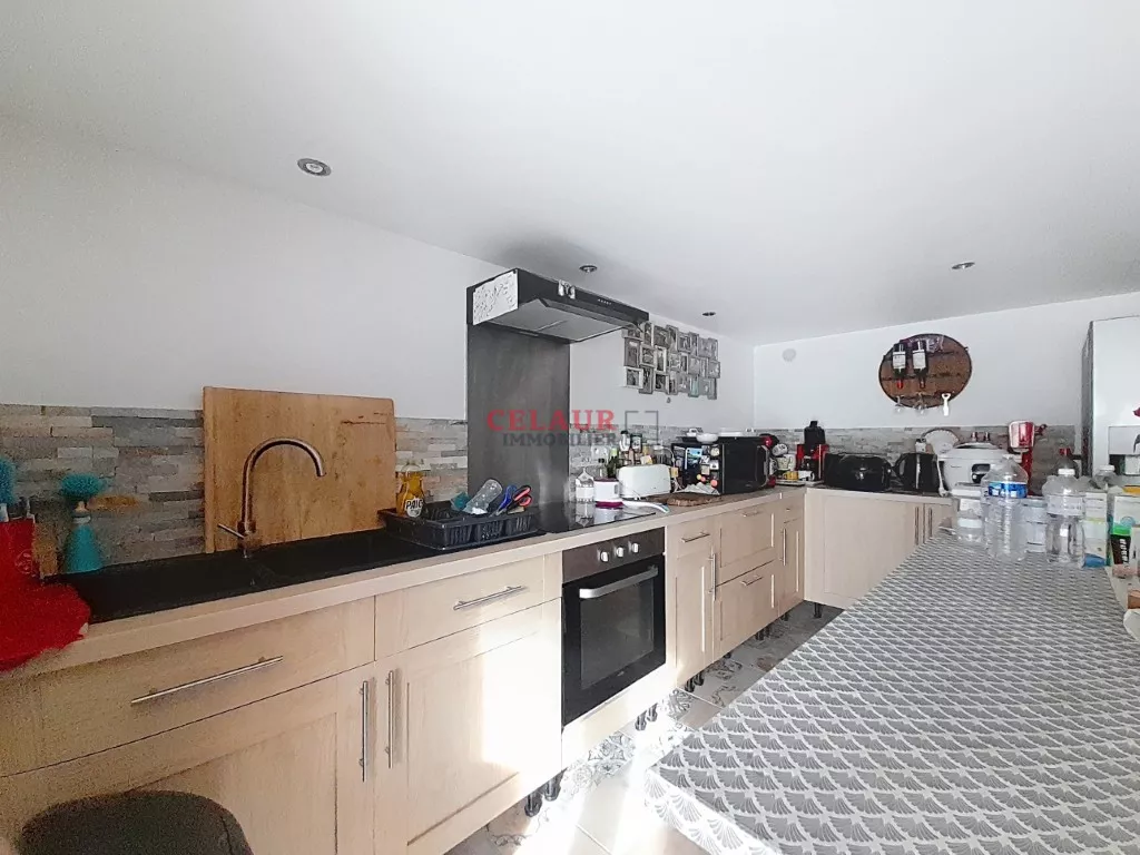 PROPRIÉTÉ SUR PLUS D'UN HECTARE