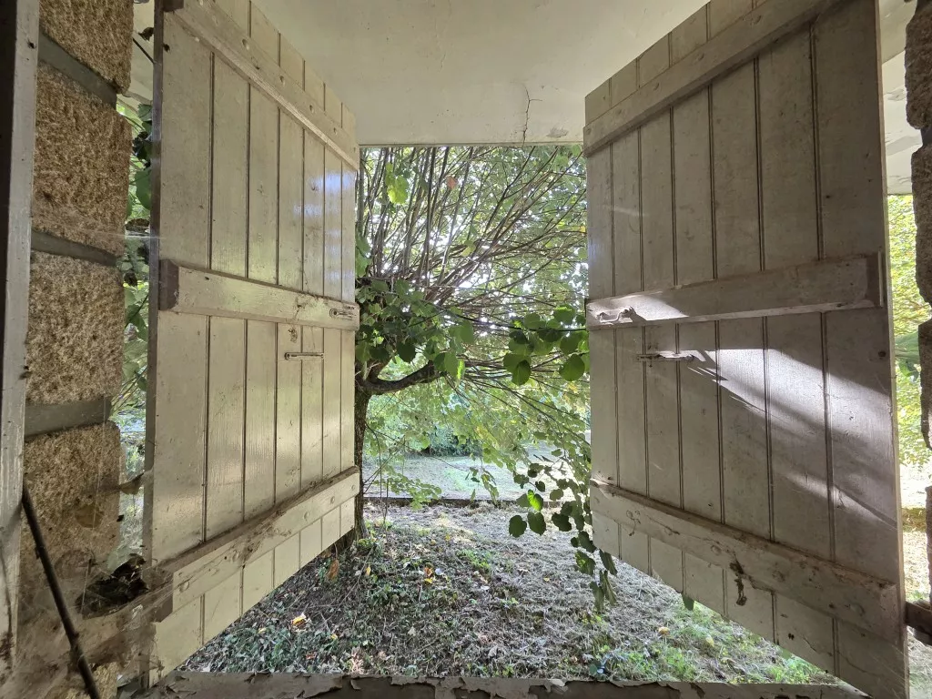 MAISON À RÉNOVER  AVEC VUE SUR LA VALLÉE