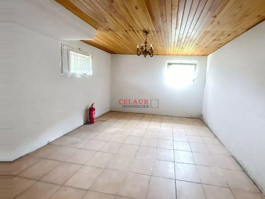 PAVILLON A RENOVER PROCHE COMMERCES