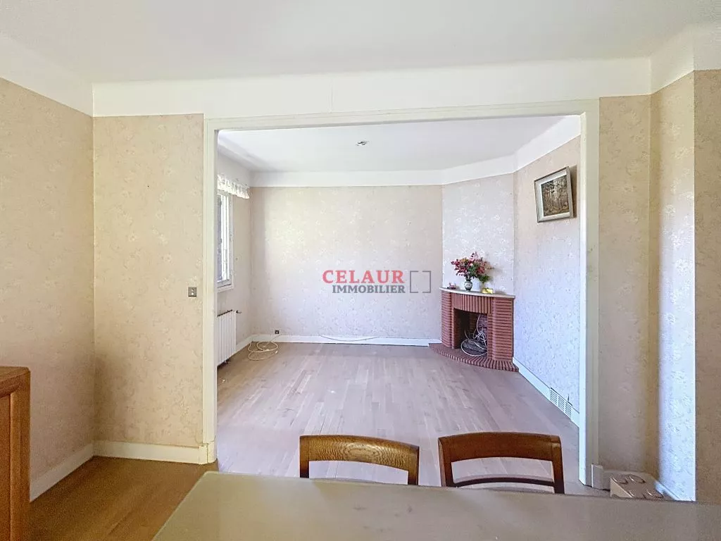 PAVILLON A RENOVER SUR 1229 M² DE JARDIN CLOS