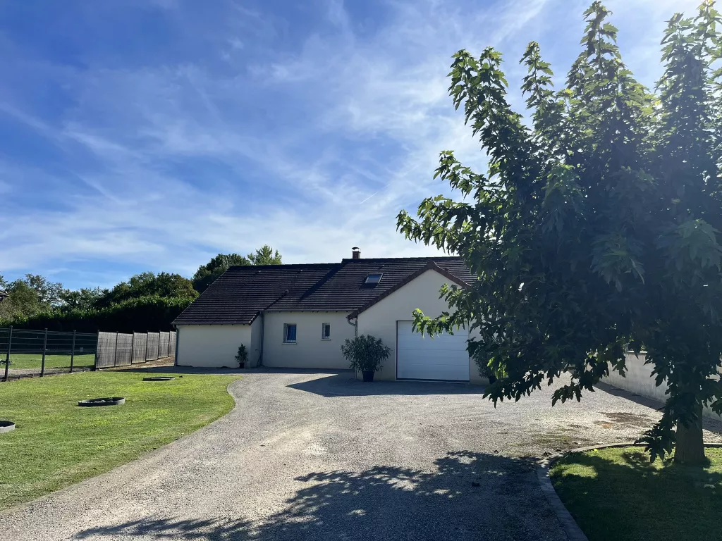 Queyssac les Vignes area, lovely turnkey detached house