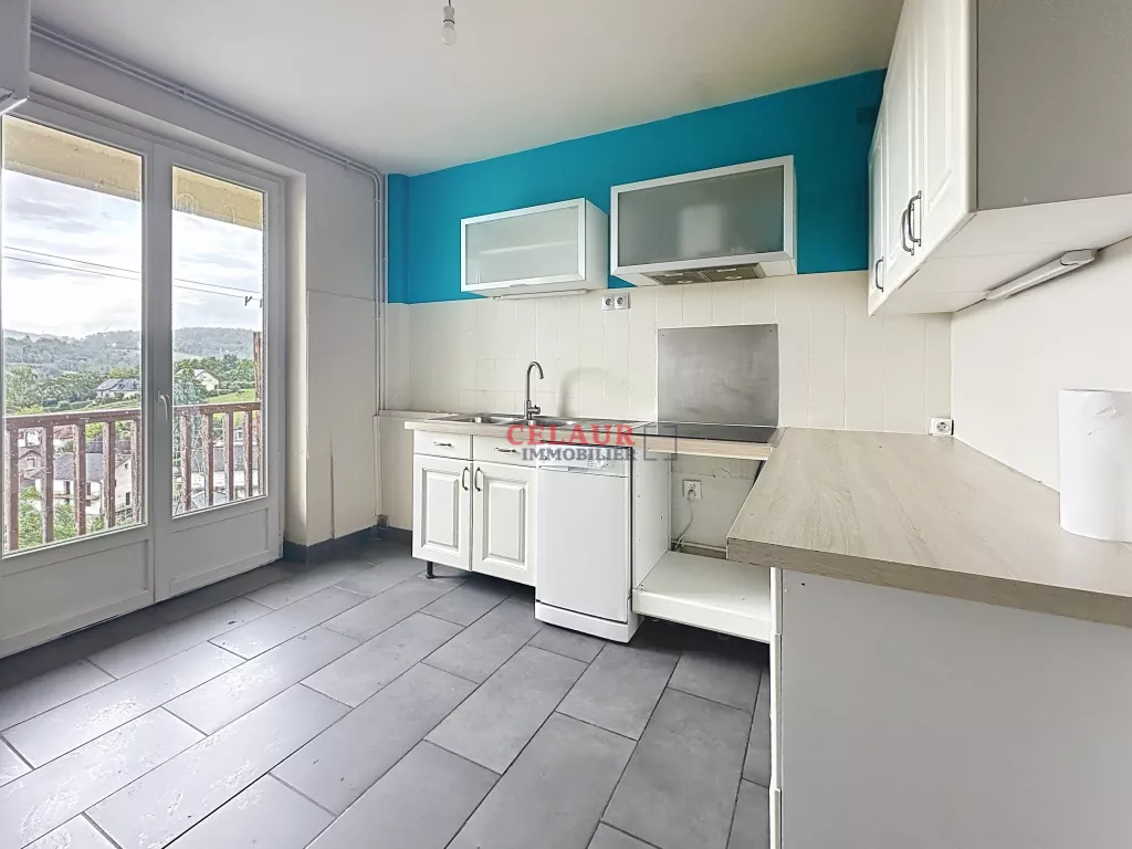 T4 AVEC BALCONS, GARAGE ET CAVE