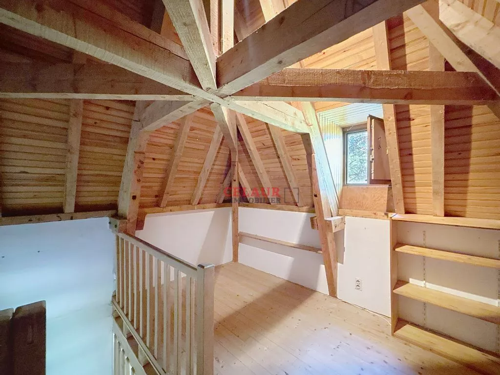 JOLIE PETITE MAISON EN PIERRE SANS VOISINS AUTOUR