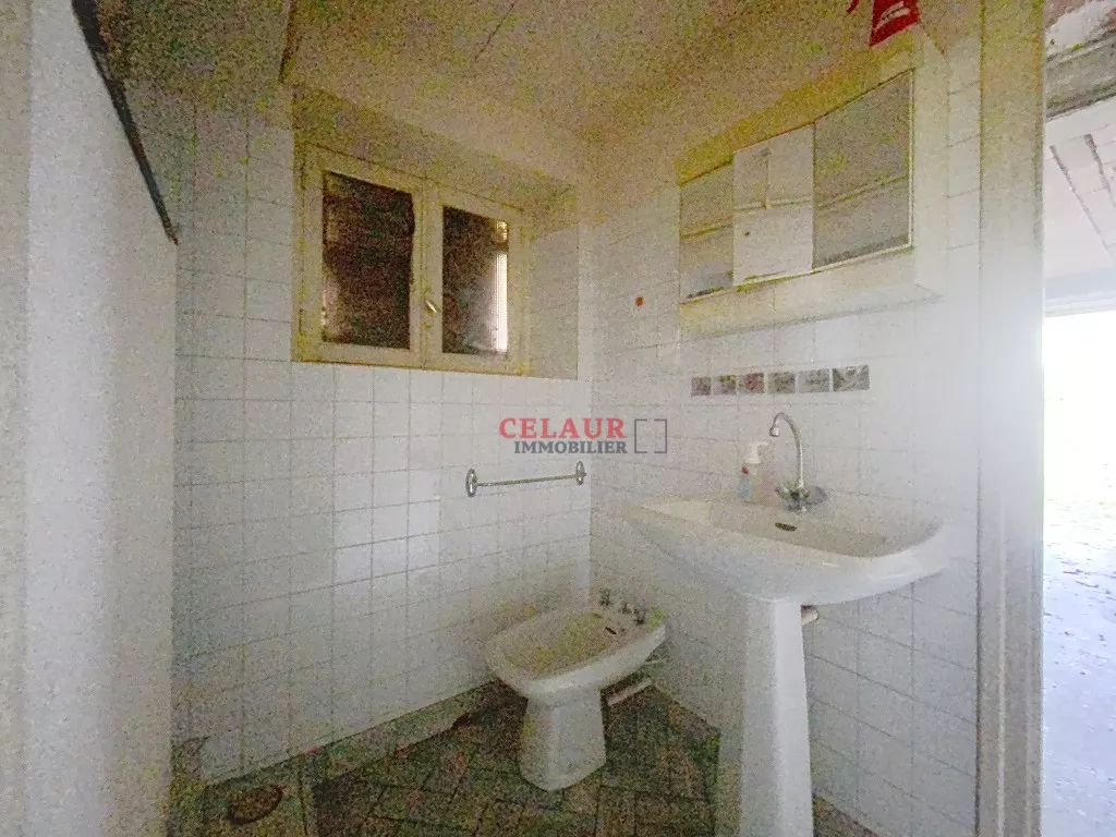 MAISON À RÉNOVER  AVEC VUE SUR LA VALLÉE