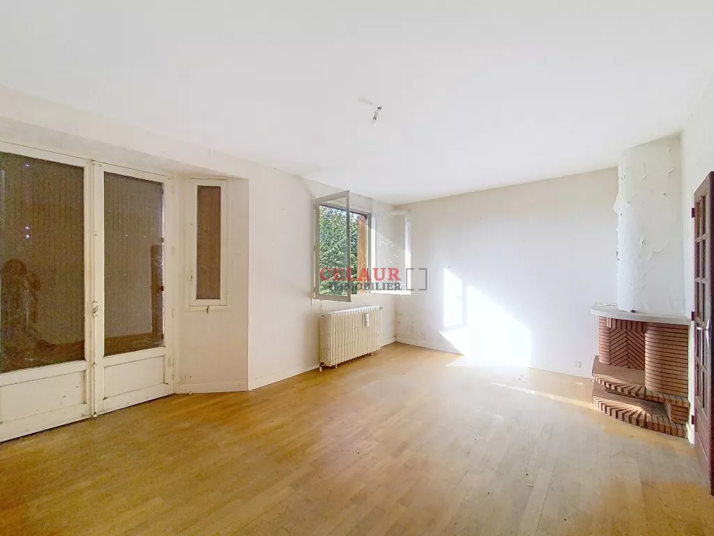 MAISON À RÉNOVER  AVEC VUE SUR LA VALLÉE