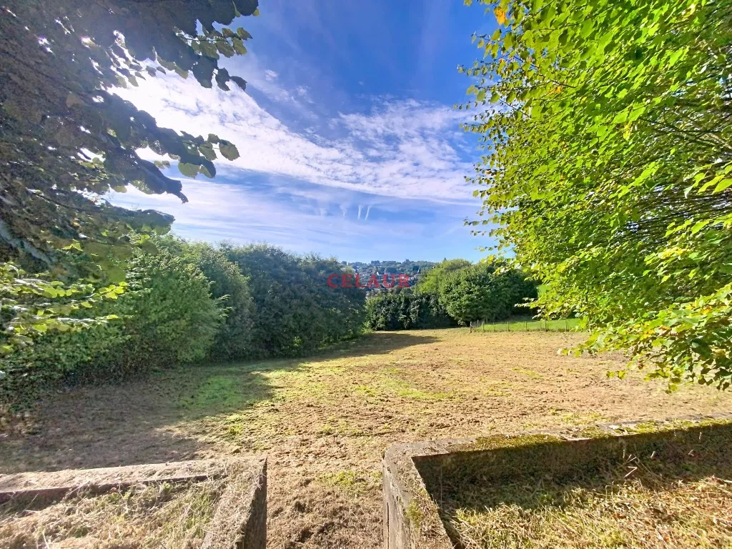 MAISON À RÉNOVER  AVEC VUE SUR LA VALLÉE
