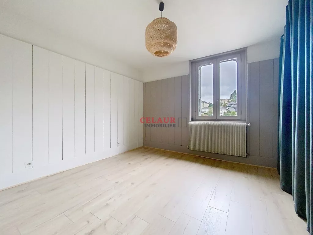 MAISON AVEC JARDIN ET GARAGE - PROCHE HOPITAL