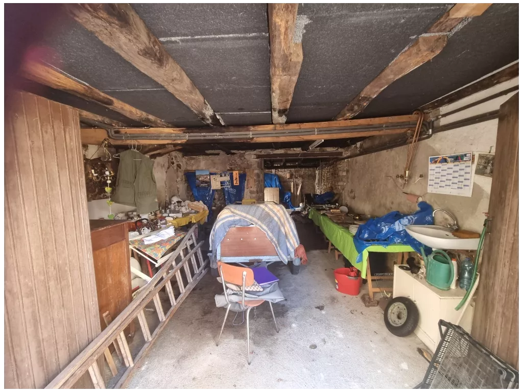 Maison de caractère  en pierre à rénover