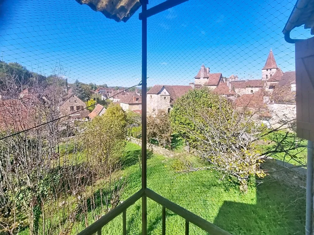 Maison de caractère  en pierre à rénover