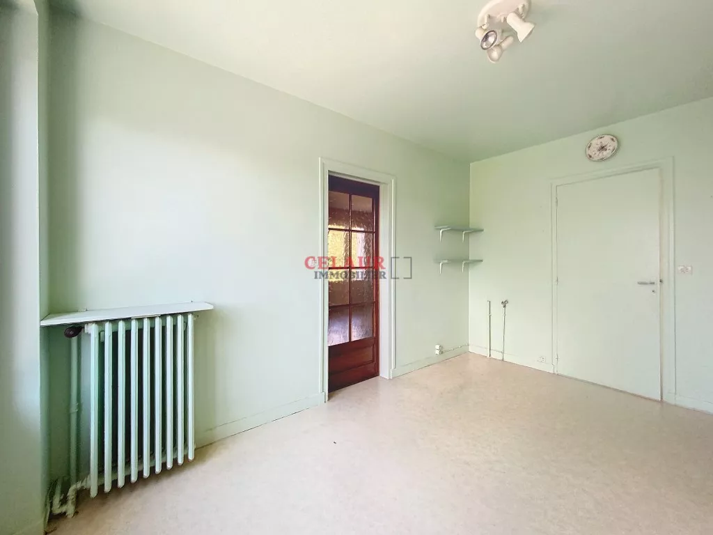 Maison en pierre située au calme