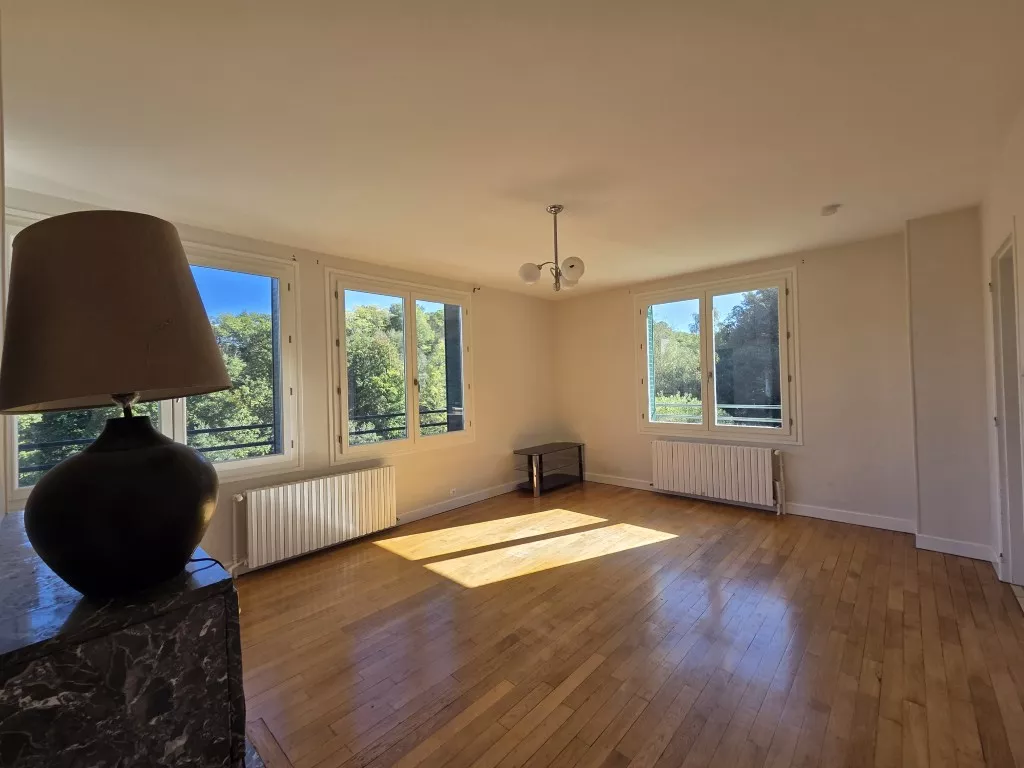 MAISON LUMINEUSE AVEC VUE