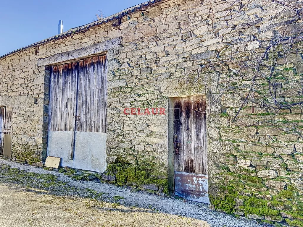 ÉLÉGANTE MAISON AVEC BELLES PRESTATIONS