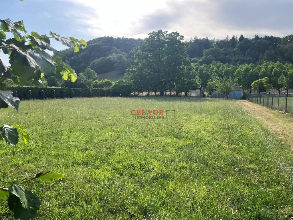 BEAU TERRAIN CONSTRUCTIBLE PROCHE DU CENTRE D'ARGENTAT