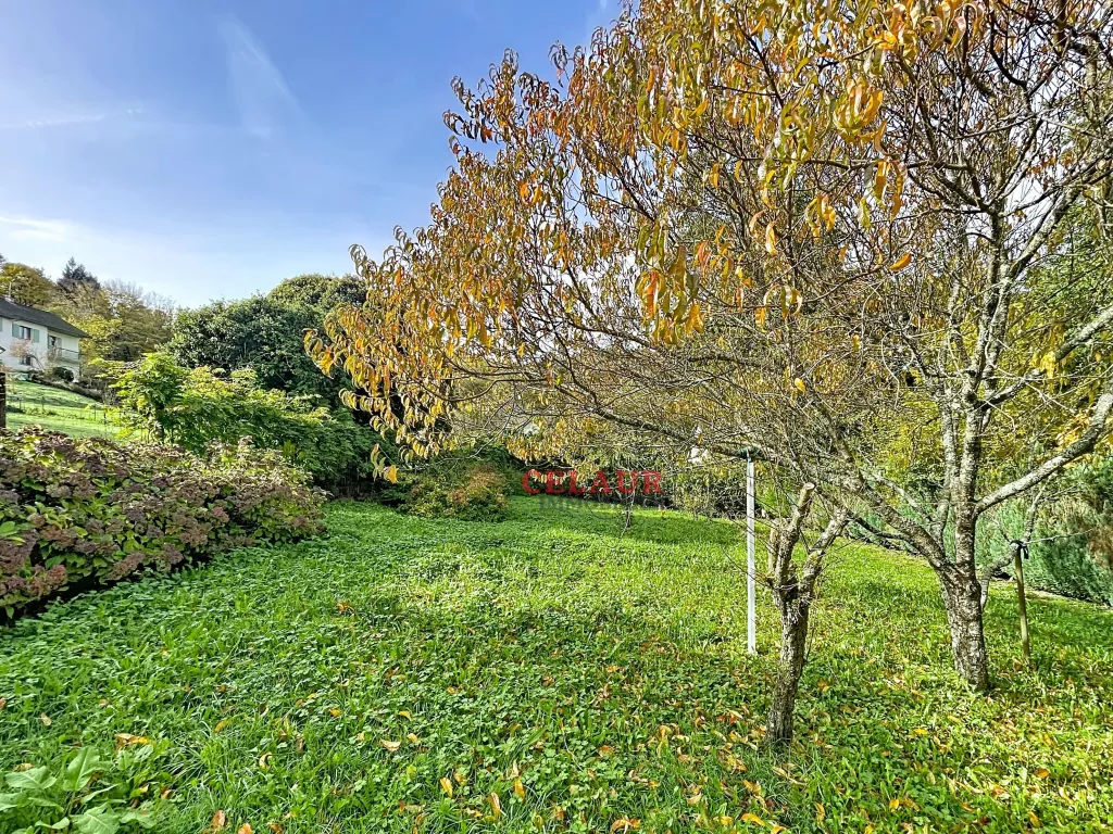 MAISON FAMILIALE À LAGUENNE