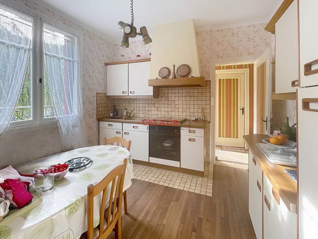 MAISON FAMILIALE À LAGUENNE