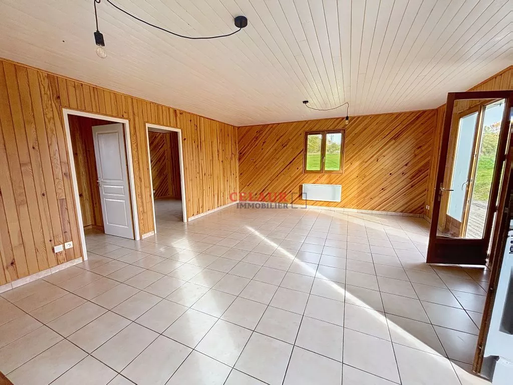 PLAIN PIED A OSSATURE BOIS SUR 1566 M² DE TERRAIN
