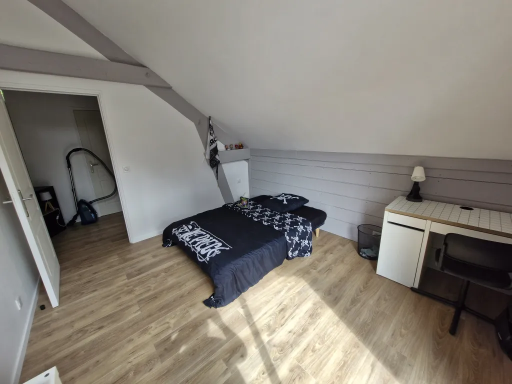 CHALET AU BORD DU LAC