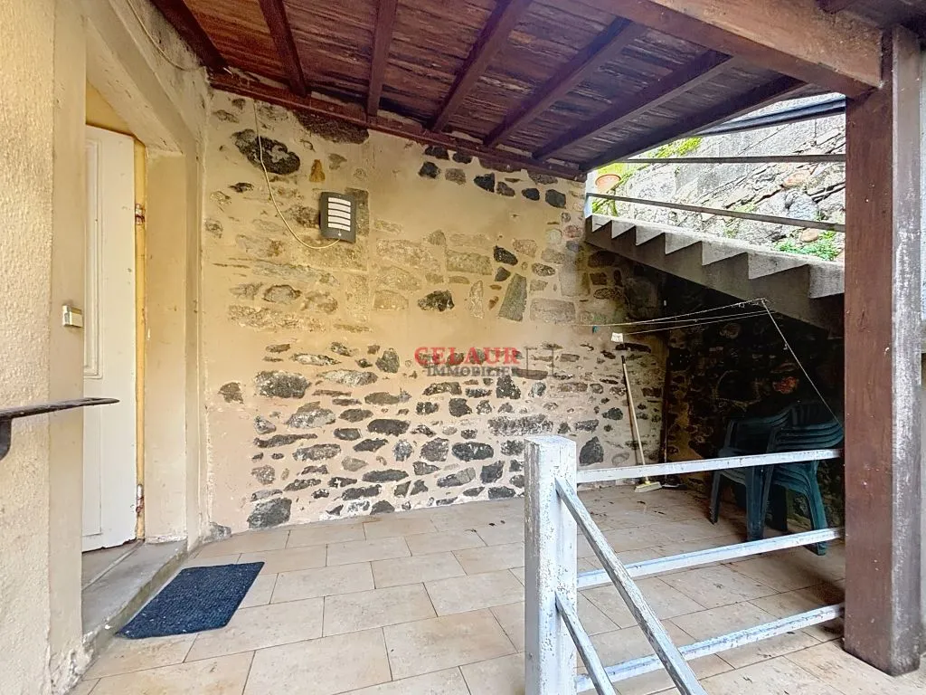MAISON AVEC 2 APPARTEMENTS JARDIN GARAGES