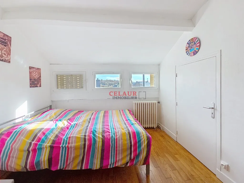 MAISON AVEC TERRASSE ET JARDIN