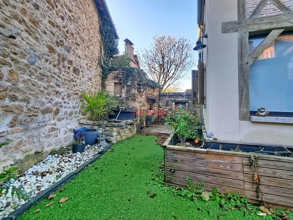 CHARACTER HOUSE ON THE EDGE OF THE DORDOGNE