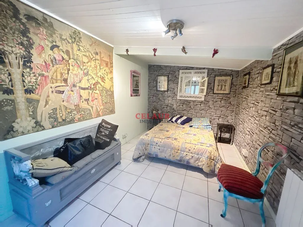 SMALL HABITABLE HOUSE ON 2400 M&sup2; OF LAND