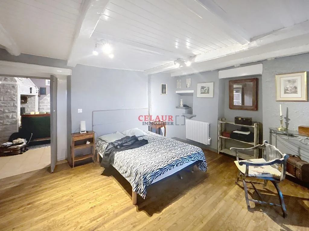 SMALL HABITABLE HOUSE ON 2400 M&sup2; OF LAND