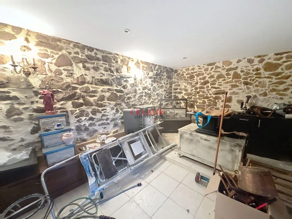 SMALL HABITABLE HOUSE ON 2400 M&sup2; OF LAND