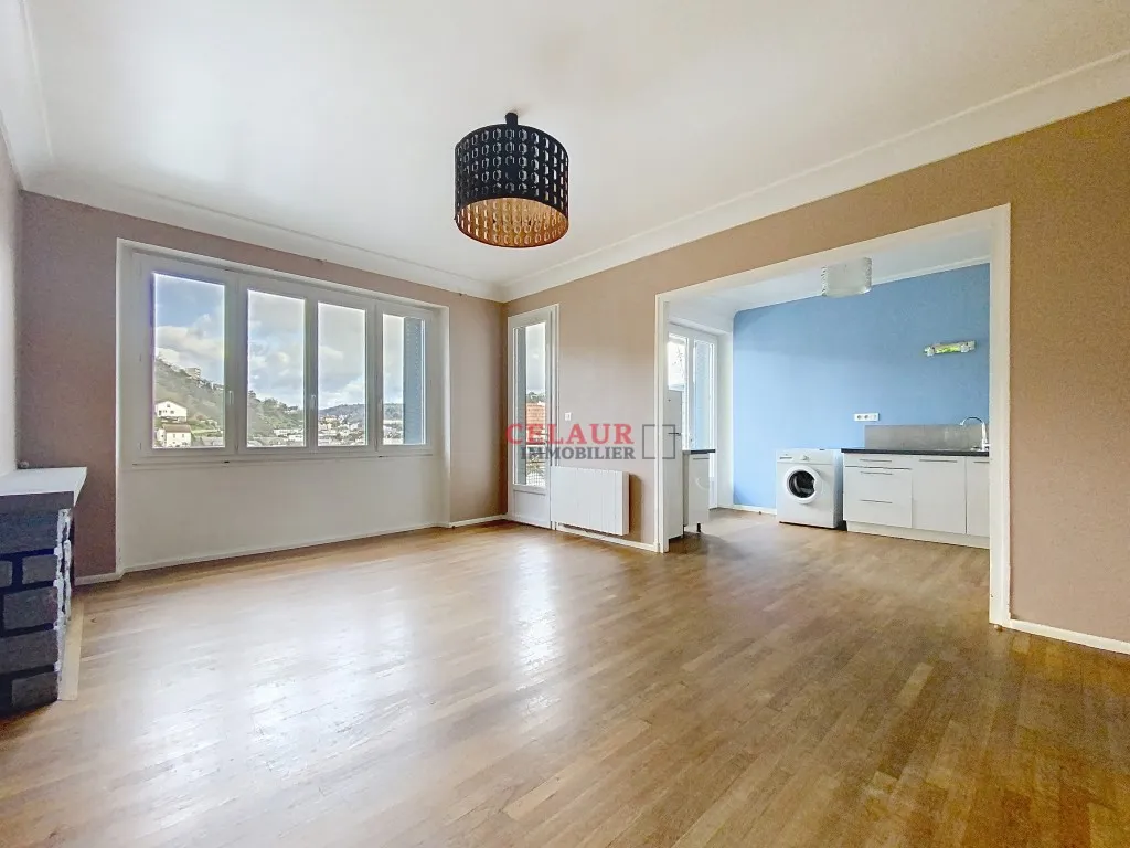 T1 BIS AVEC BALCON ET GARAGE