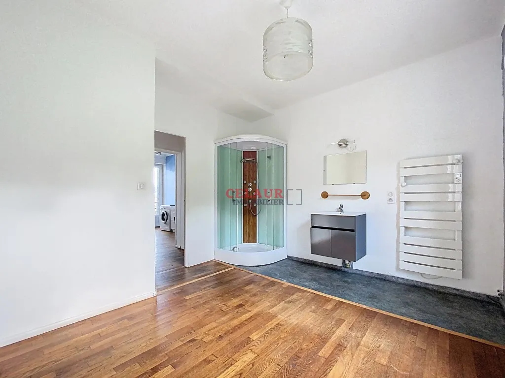 T1 BIS AVEC BALCON ET GARAGE