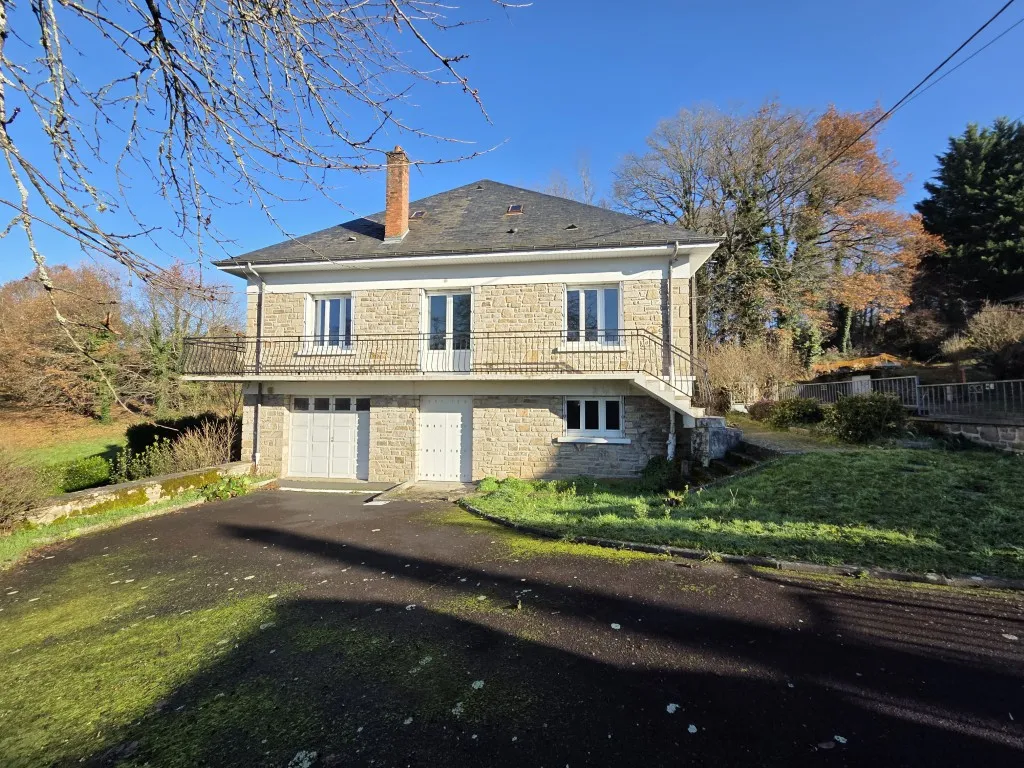 Maison en pierre situ&eacute;e au calme