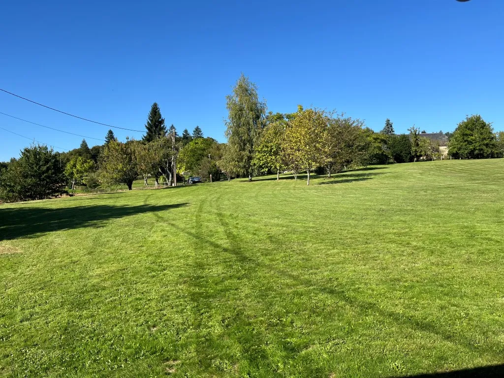 JOLIE MAISON DE CAMPAGNE AVEC TRES BEAU TERRAIN...