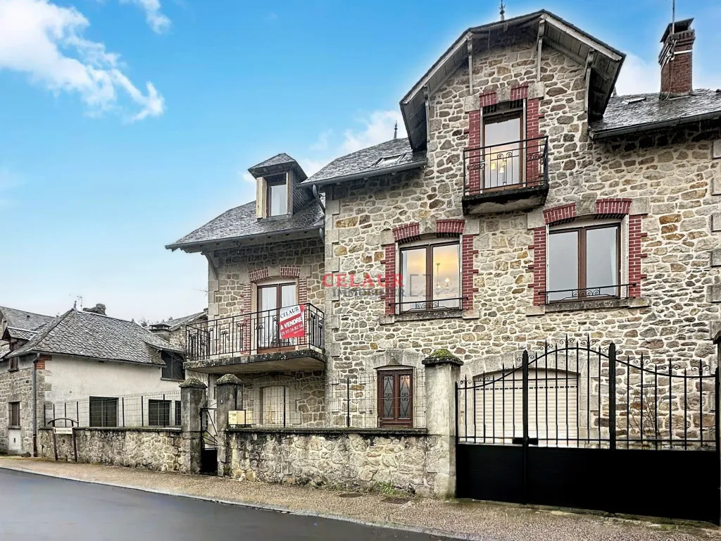 MAISON DE BOURG AVEC D&Eacute;PENDANCE