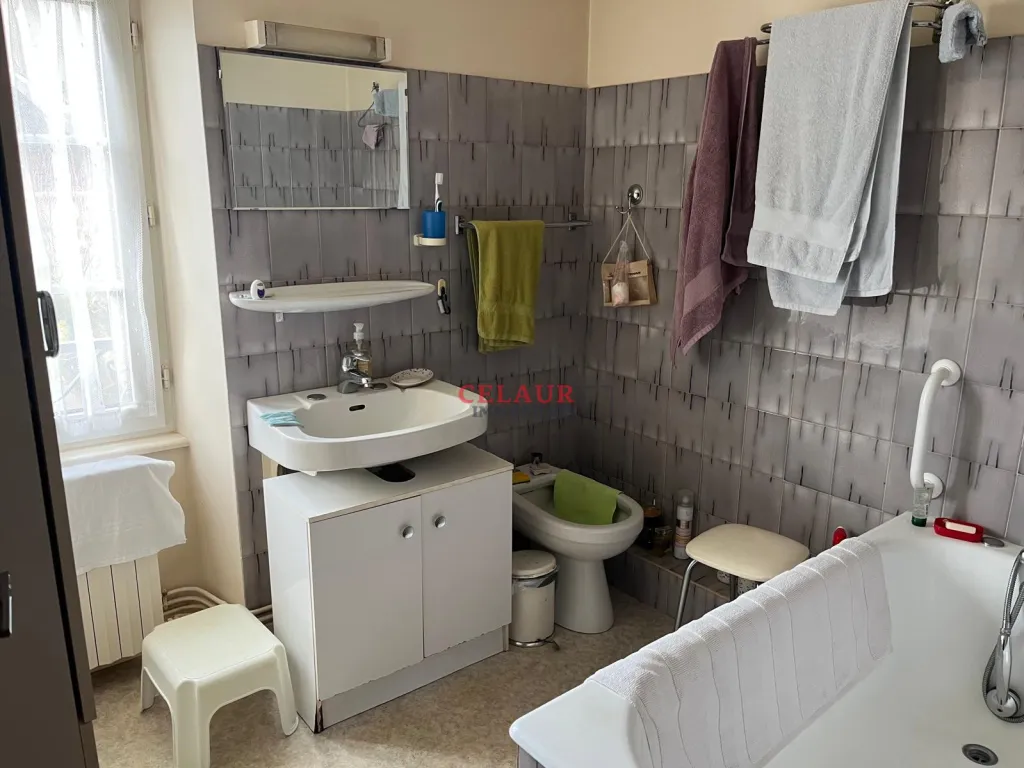 Maison avec garage et jardin proche d'ARGENTAT